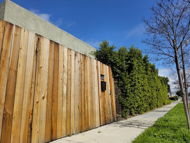 Building Photo - 2711 W 60th St