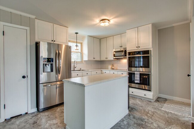 Building Photo - 121 Jacksonian Dr