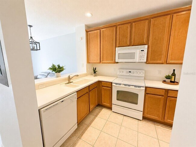 Building Photo - 10410 Manderley Way