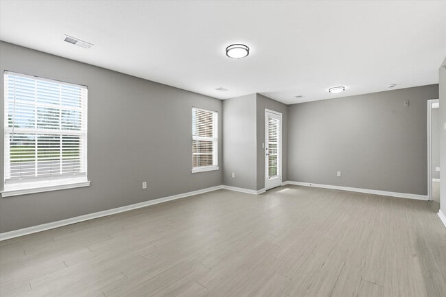 Building Photo - Villa Estates at Lenexa