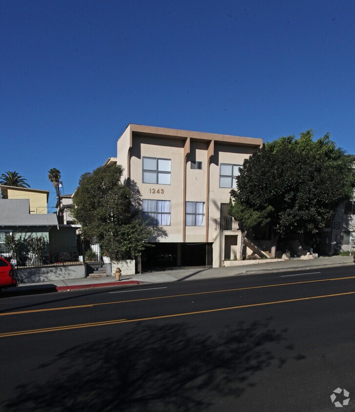 Primary Photo - 1243 N Virgil Ave