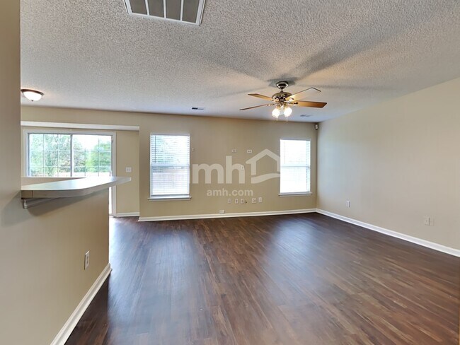 Building Photo - 423 Beverly Dr