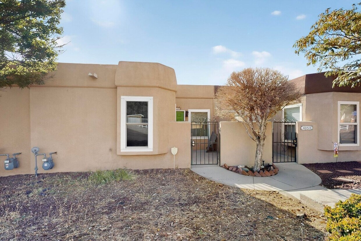 Foto principal - NE 2 Bedroom 2 Bath with Garage