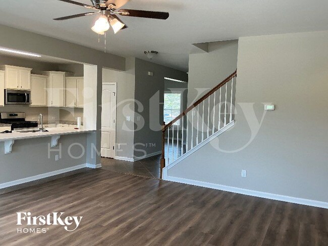 Building Photo - 837 Ember Dr