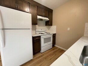 Building Photo - 373 Wolcott St