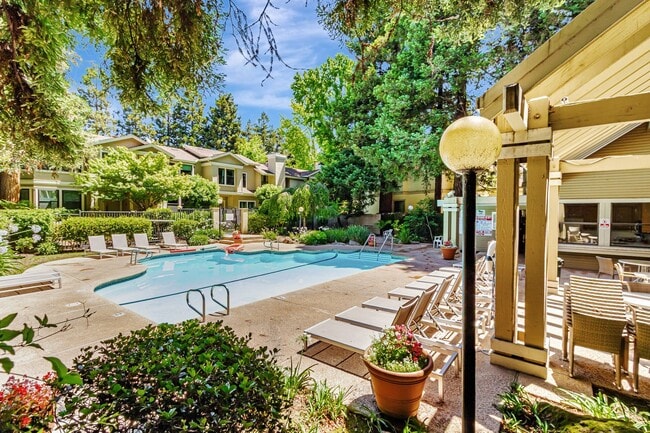 Building Photo - Two Primary Suites w/ Bonus Room l Prime L...