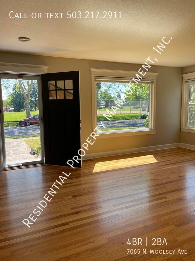 Building Photo - Coveted University Park Portland Bungalow!