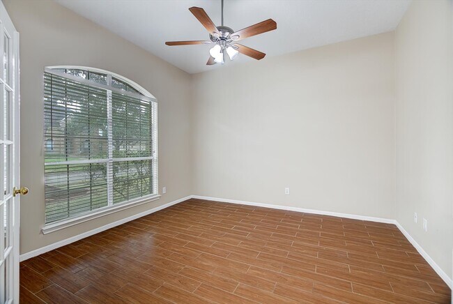 Foto del edificio - 21610 Emerald Ridge Cir