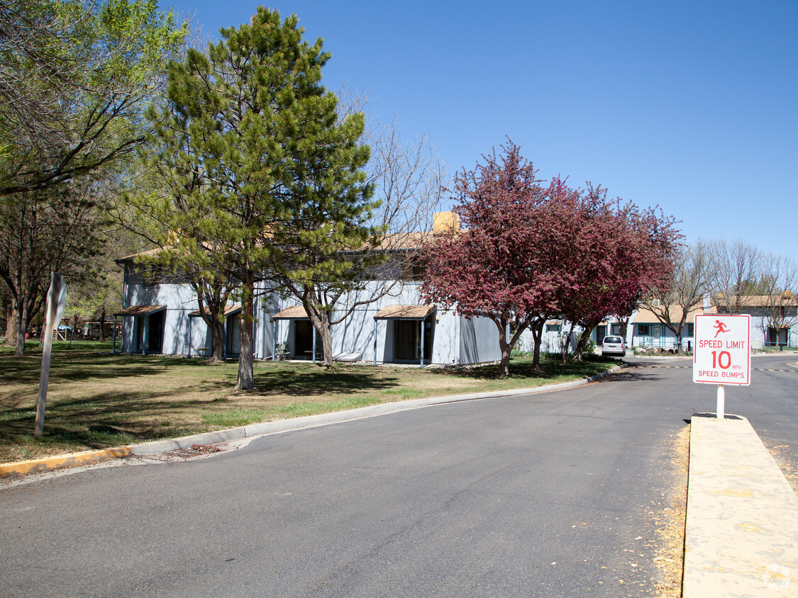 Building Photo - Clifton Townhomes