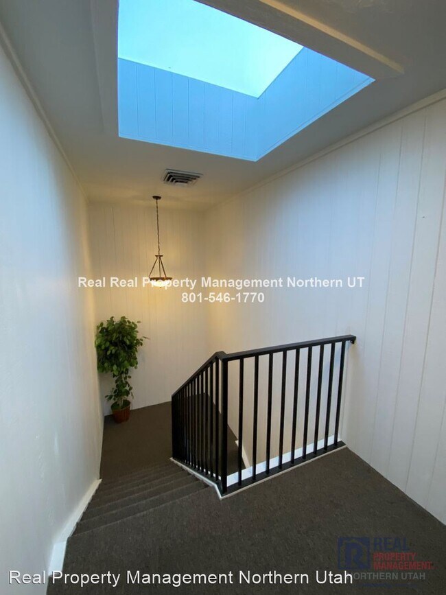 Building Photo - 2 br, 1 bath House - 3003 Taylor Ave #5