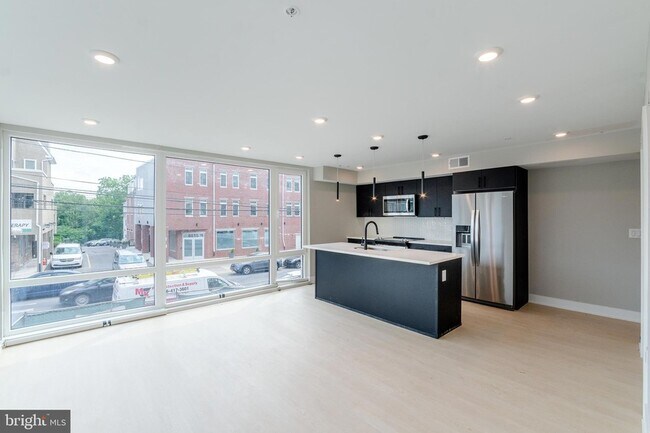 Foto del edificio - 6604 Ridge Ave