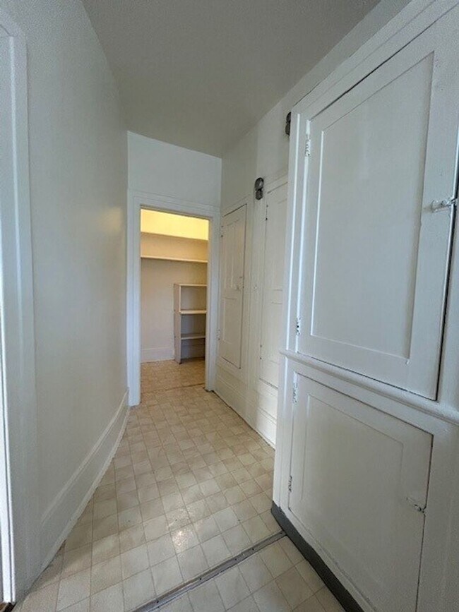 Foto del edificio - 1 Bed 1 Bath- with Hardwood Floors in Down...