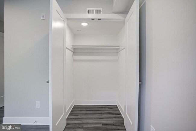 Foto del edificio - 540 S 52nd St