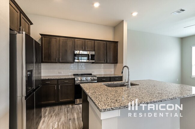Building Photo - 22823 Terrazzo Dr