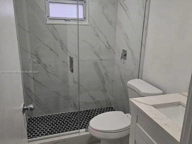 Foto del edificio - 6090 W Flagler St