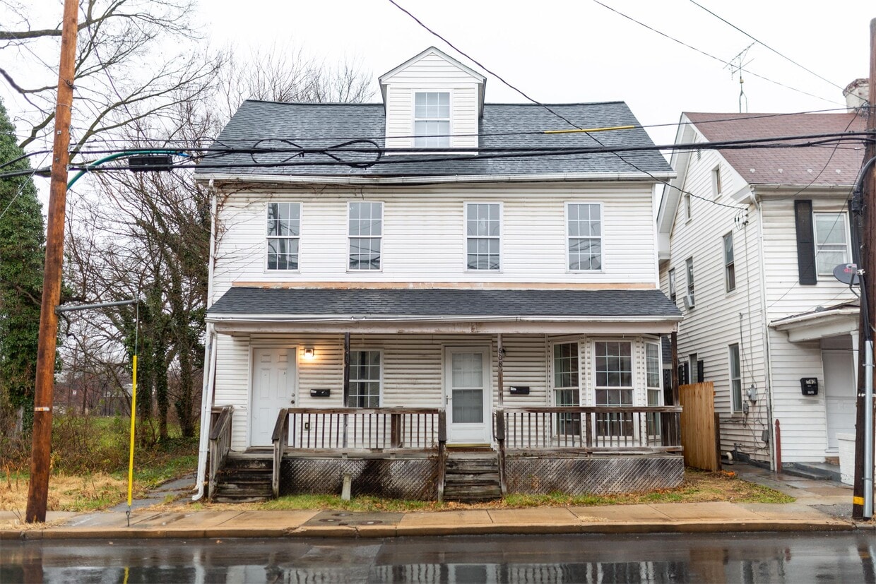 606 N Queen St, Martinsburg, WV 25404 House Rental in Martinsburg, WV
