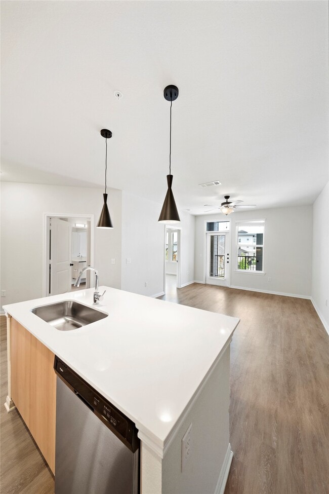 Building Photo - 17000 Bissonnet St