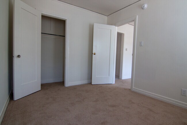 Bedroom - 2809 Rowena Ave