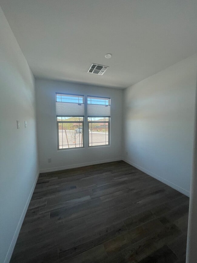 Building Photo - 13419 W Crimson Ter