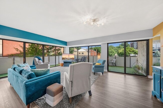 Building Photo - 5300 Columbia Pike