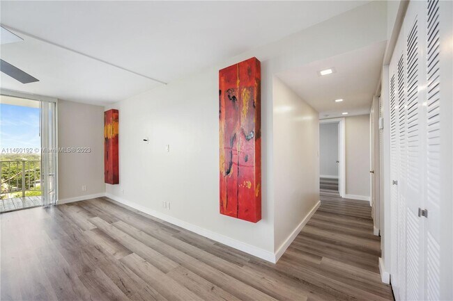 Foto del edificio - 16740 NE 9th Ave
