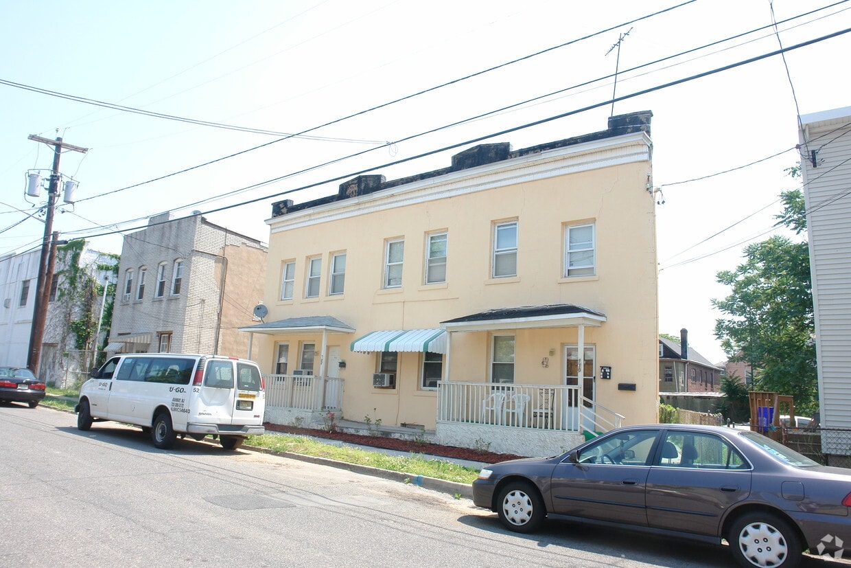 Building Photo - 730-732 Catherine St