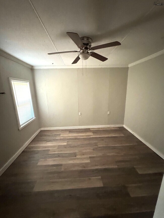 Foto del edificio - 1422 Tanbark Rd