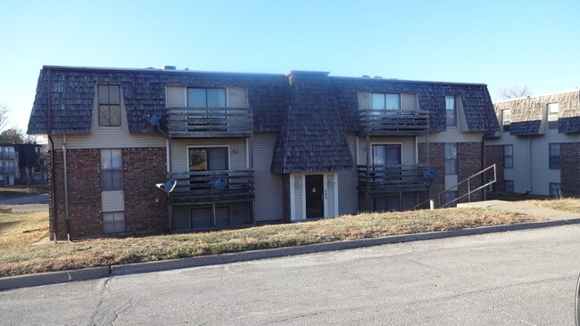 Building Photo - 708 Dondee Dr