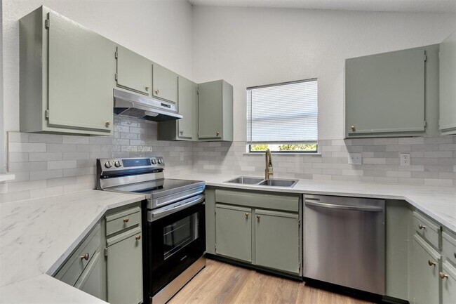 Foto del edificio - 3001 W Slaughter Ln