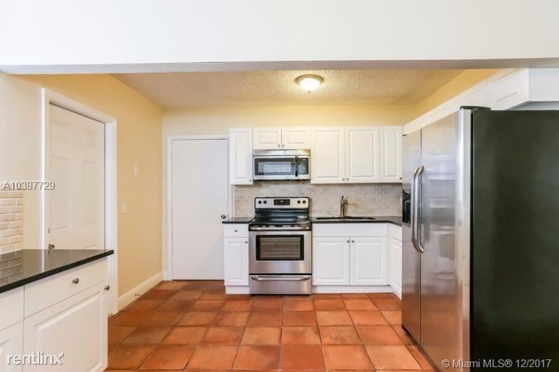 Foto principal - 10380 SW 26th St