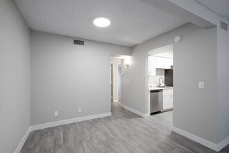 Building Photo - Ascent on Pantano
