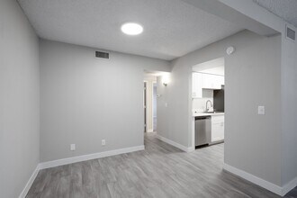 Building Photo - Ascent on Pantano
