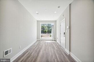 Building Photo - 2429 N 3rd St