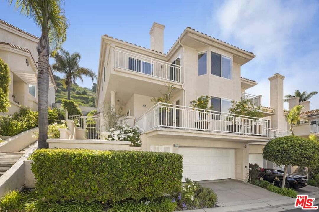 Foto principal - 668 Palisades Dr