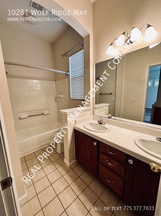 Foto del edificio - Terrific south Reno 3 bedroom 2 bath 2 car...
