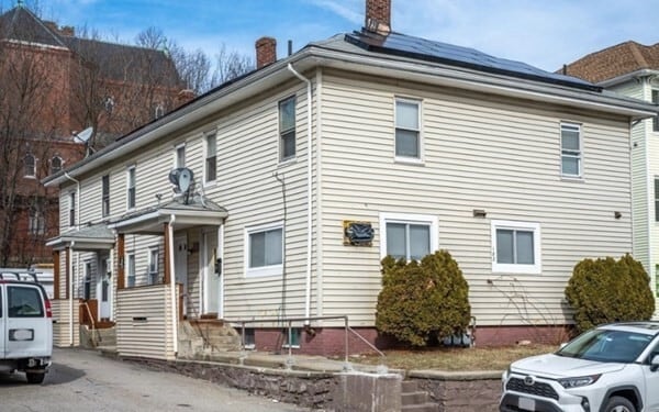 Primary Photo - 184 Canterbury St