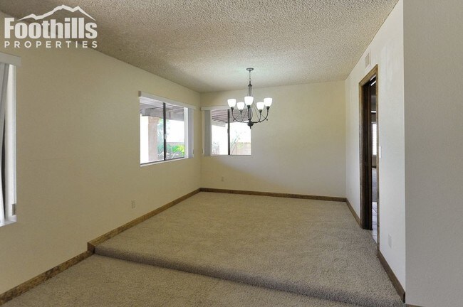 Building Photo - 4620 N Avenida del Cazador