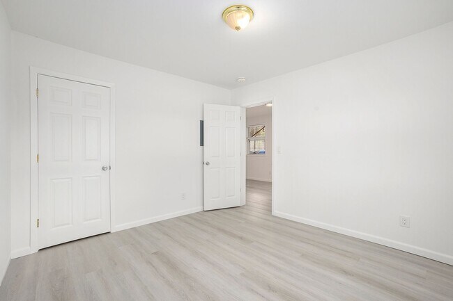 Building Photo - 1710 Stanton St