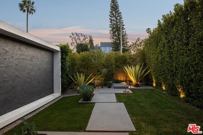 Building Photo - 3660 Inglewood Blvd