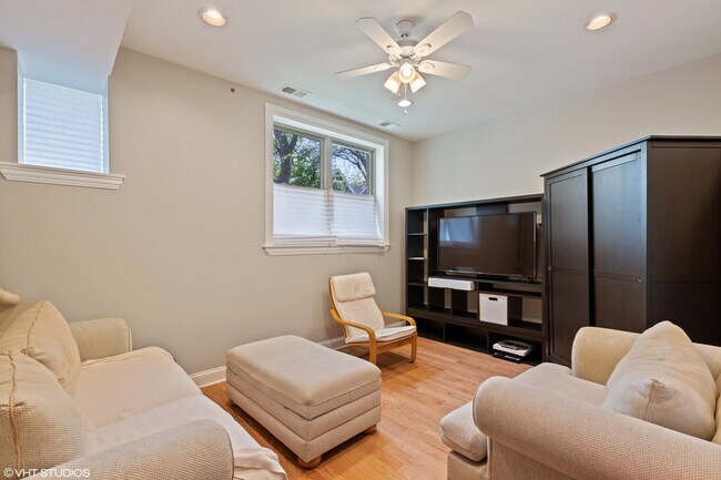Foto del edificio - 1446 W Pensacola Ave