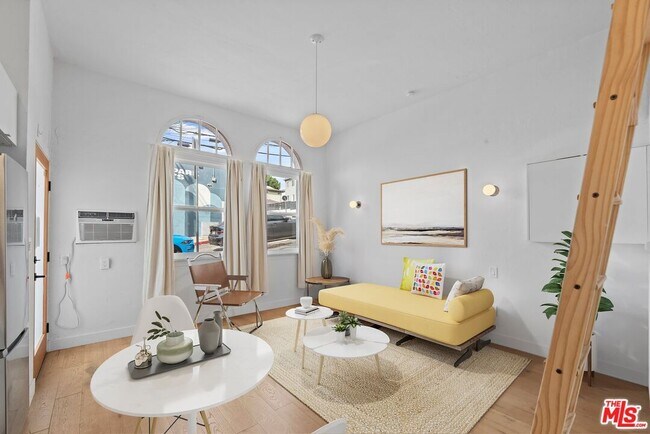 Foto del edificio - 1341 Lilac Terrace
