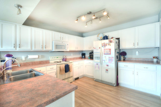 Building Photo - 5223 Prairie Grass Ln