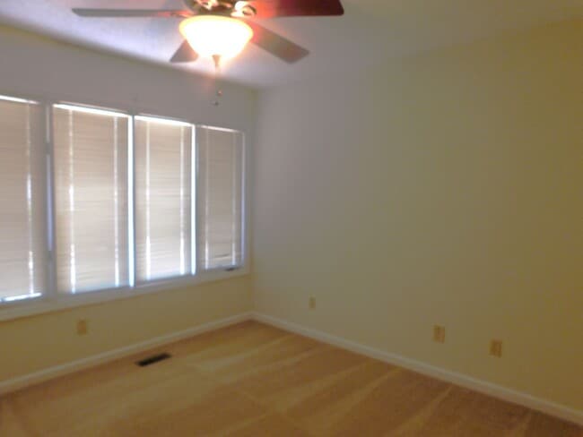 Building Photo - 1802 Sherbrooke Cir