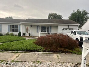 Building Photo - 413 Earl Dr
