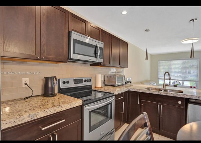 Building Photo - 1739 N 16th Ct
