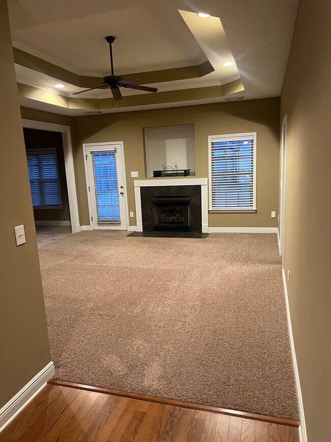 Building Photo - 3 bed / 2 bath Clear Creek Subdivision