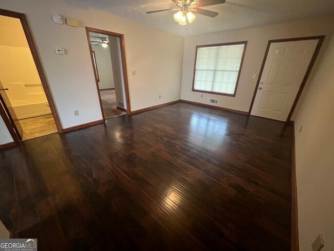 Foto del edificio - 982 Locust Dr NE