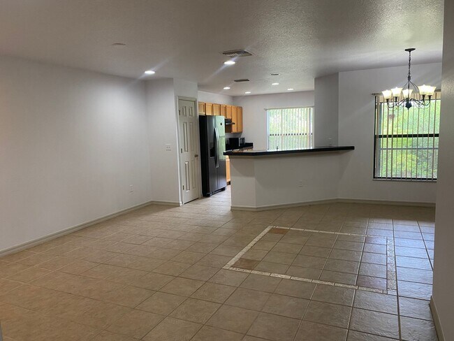 Building Photo - AVAILABLE NOW! 3/2.5 Townhouse