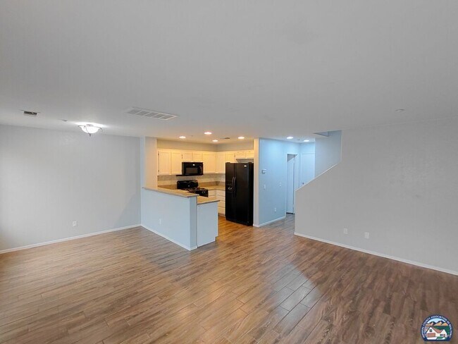 Foto del edificio - 642 Brewer Rd