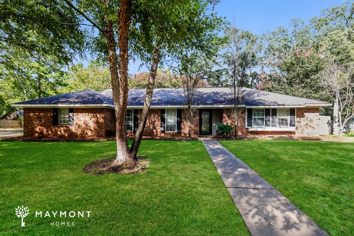 Primary Photo - 34 Pebble Hill Dr